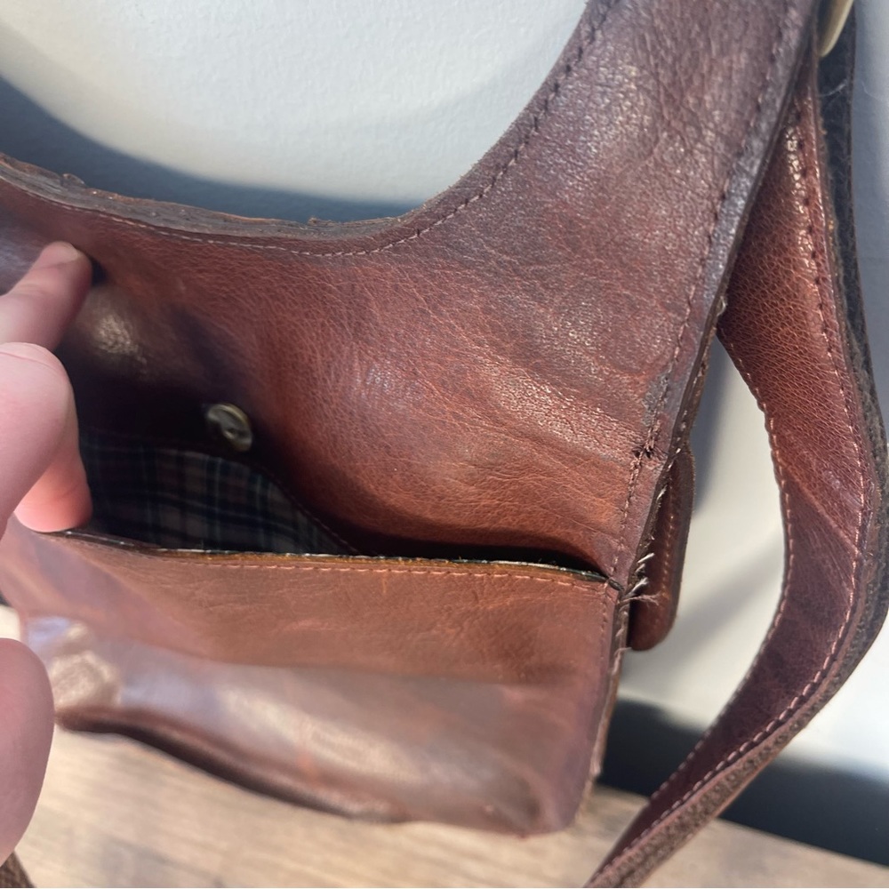 HidePark Amber women’s Cognac leather crossbody bag purse tote - Picture 4 of 10